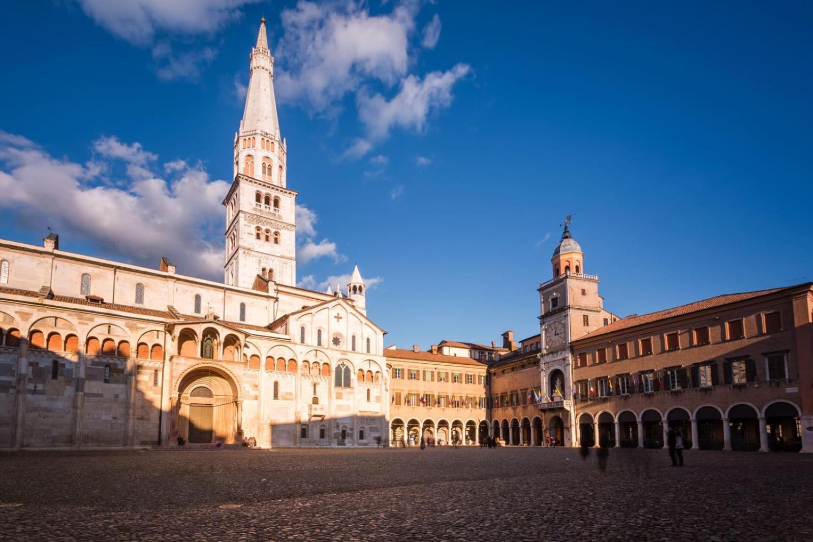 Appartamenti - Moderna - 500M Dal Duomo Modena Exterior foto